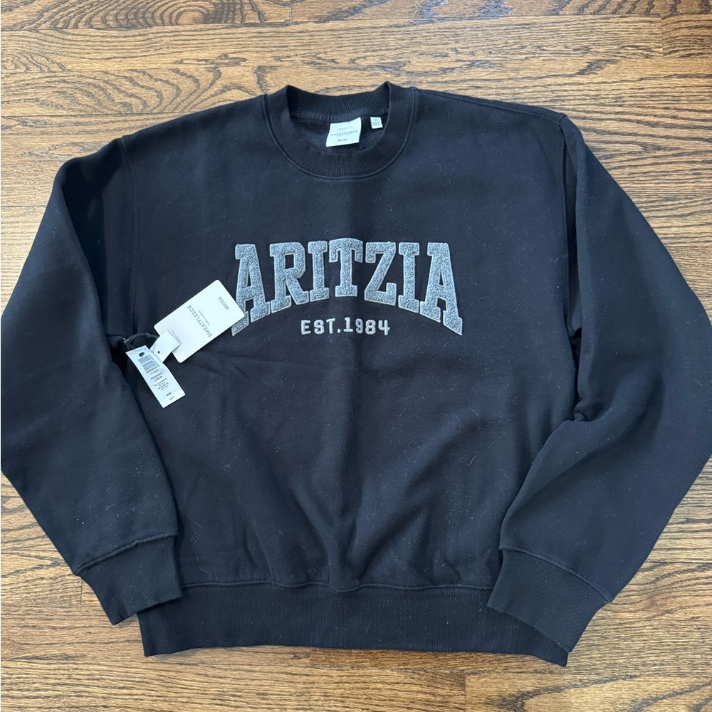 NWT Aritzia Sweatshirt. Black. Size Medium
